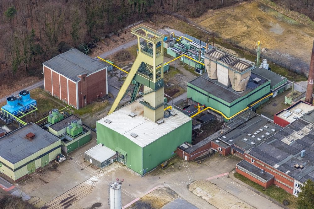 Aerial photograph Bottrop - Conveyors and mining pits at the headframe Zeche Prosper Schacht 9 on Vossundern in the district Kirchhellen in Bottrop in the state North Rhine-Westphalia, Germany