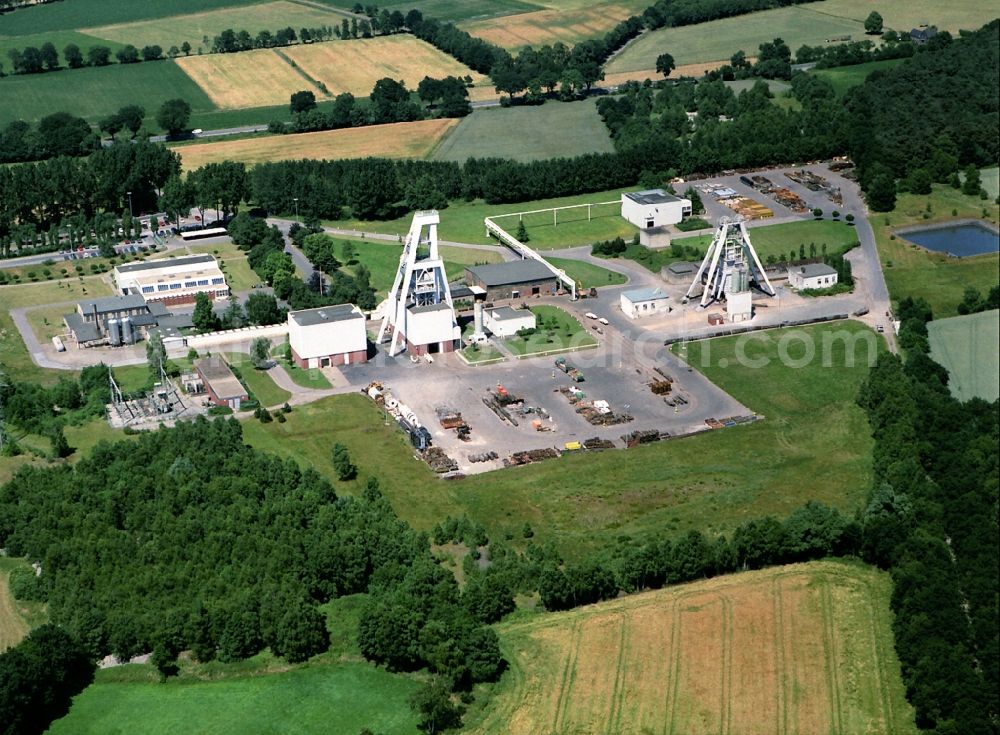 Dorsten from above - Conveyors and mining pits at the headframe Zeche Wulfen in the district Barkenberg in Dorsten in the state North Rhine-Westphalia, Germany