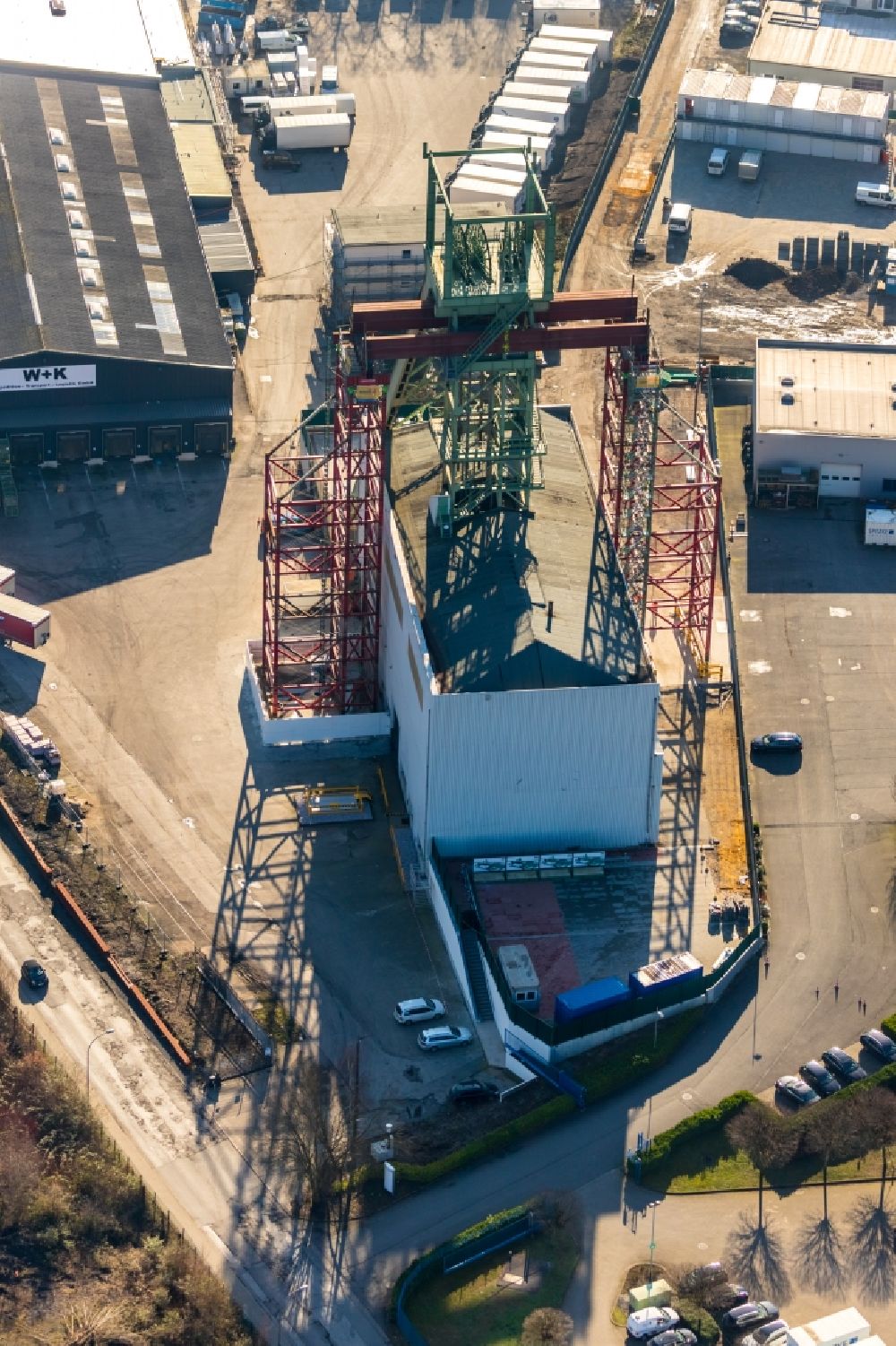 Aerial image Bochum - Conveyors and mining pits at the headframe formerly Zeche Robert Mueser on Von-Waldthausen-Strasse in the district Werne in Bochum in the state North Rhine-Westphalia, Germany