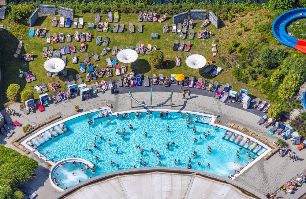 Aerial image Hamm - Outdoor pool of the Erlebnistherme Maximare Bad Hamm GmbH on Juergen-Graef-Allee in Hamm in the state North Rhine-Westphalia