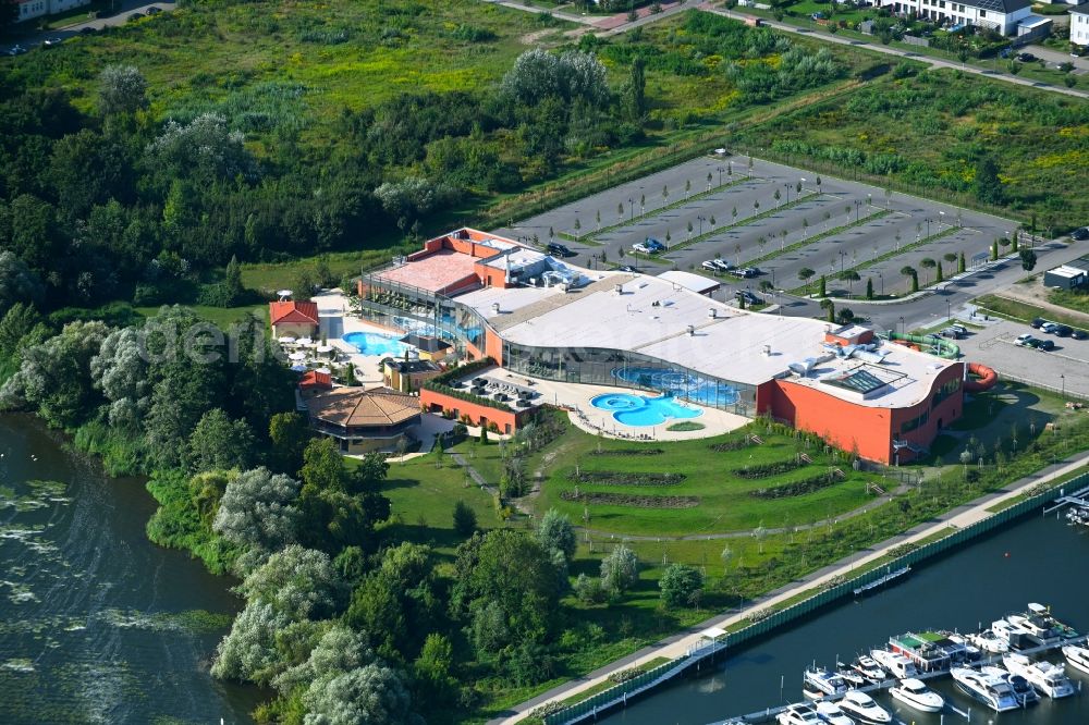 Aerial image Werder (Havel) - Spa and swimming pool at the swimming pool of Recreation Havel-Therme Zum Grossen Zernsee in Werder (Havel) in the state Brandenburg, Germany