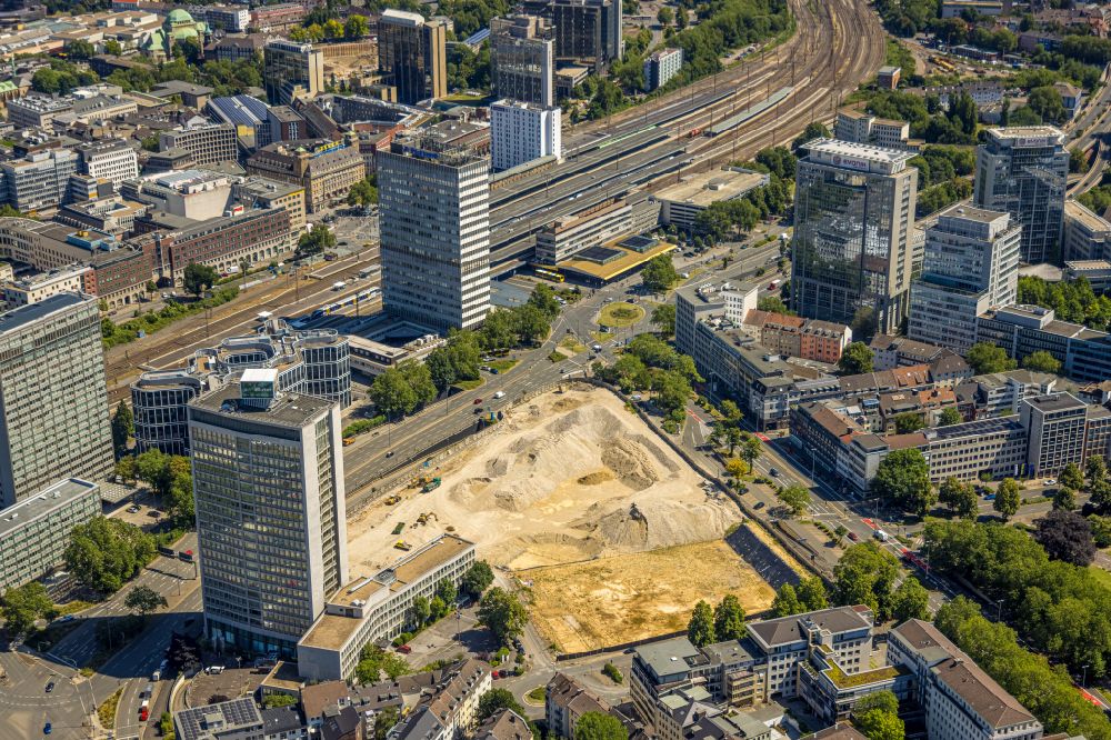 Aerial image Essen - Open space on the Huyssenallee in the district Suedviertel in Essen in the Ruhr area in the state North Rhine-Westphalia, Germany