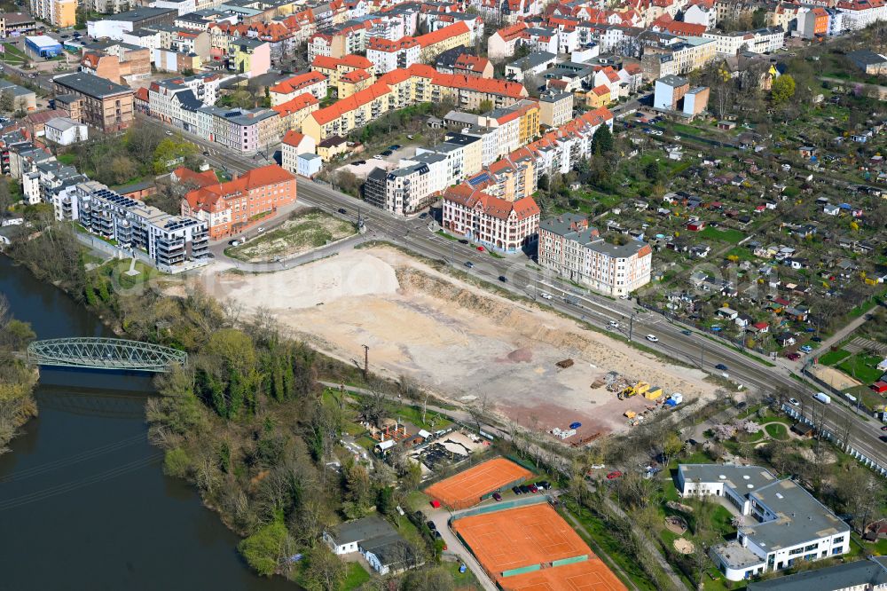 Aerial image Halle (Saale) - Open space for the new construction of the residential and commercial building Quarter Saalegarten on street Boellberger Weg in the district Suedliche Innenstadt in Halle (Saale) in the state Saxony-Anhalt, Germany