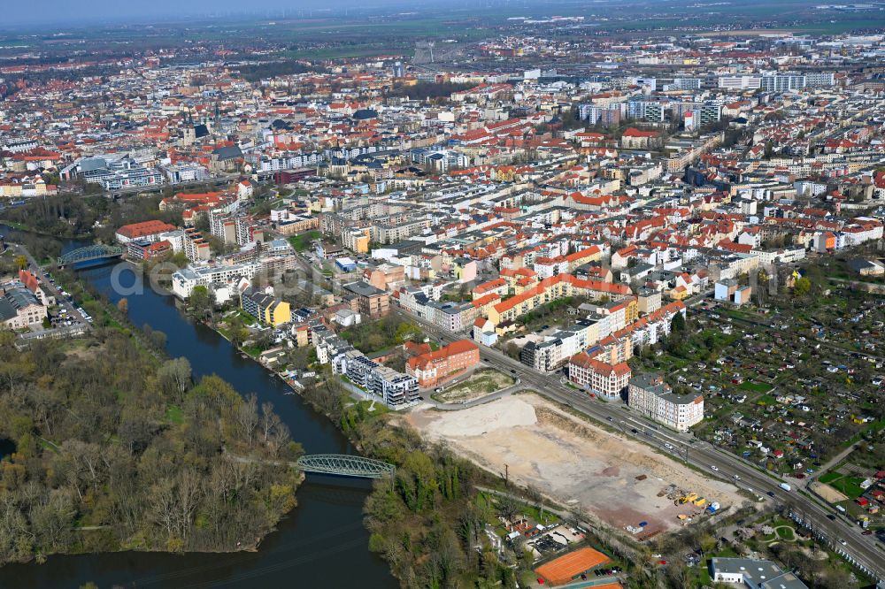 Aerial photograph Halle (Saale) - Open space for the new construction of the residential and commercial building Quarter Saalegarten on street Boellberger Weg in the district Suedliche Innenstadt in Halle (Saale) in the state Saxony-Anhalt, Germany
