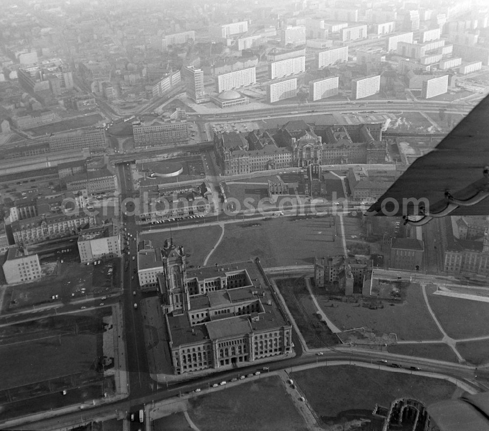 Aerial image Berlin - Town Hall building of the city administration Rotes Rathaus in the district Mitte in Berlin, Germany