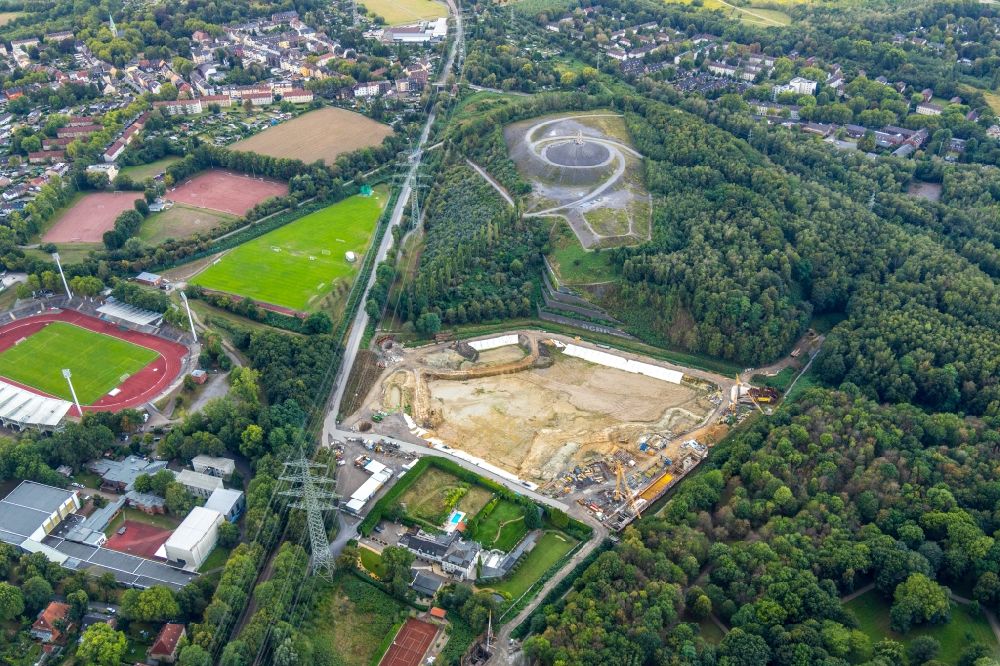 Gelsenkirchen from above - As part of the rehabilitation and repair exposed ground of the water reservoir and retention basin on Hollandstrasse in Gelsenkirchen in the state North Rhine-Westphalia, Germany