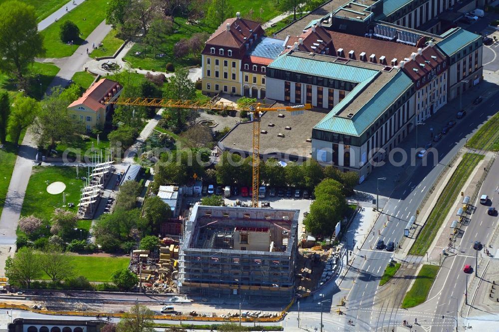 Aerial photograph Dresden - Freestanding supported facade on the construction site for gutting and renovation and restoration of the historic building Blockhaus - Neustaedter Wache in the district Innere Neustadt in Dresden in the state Saxony, Germany