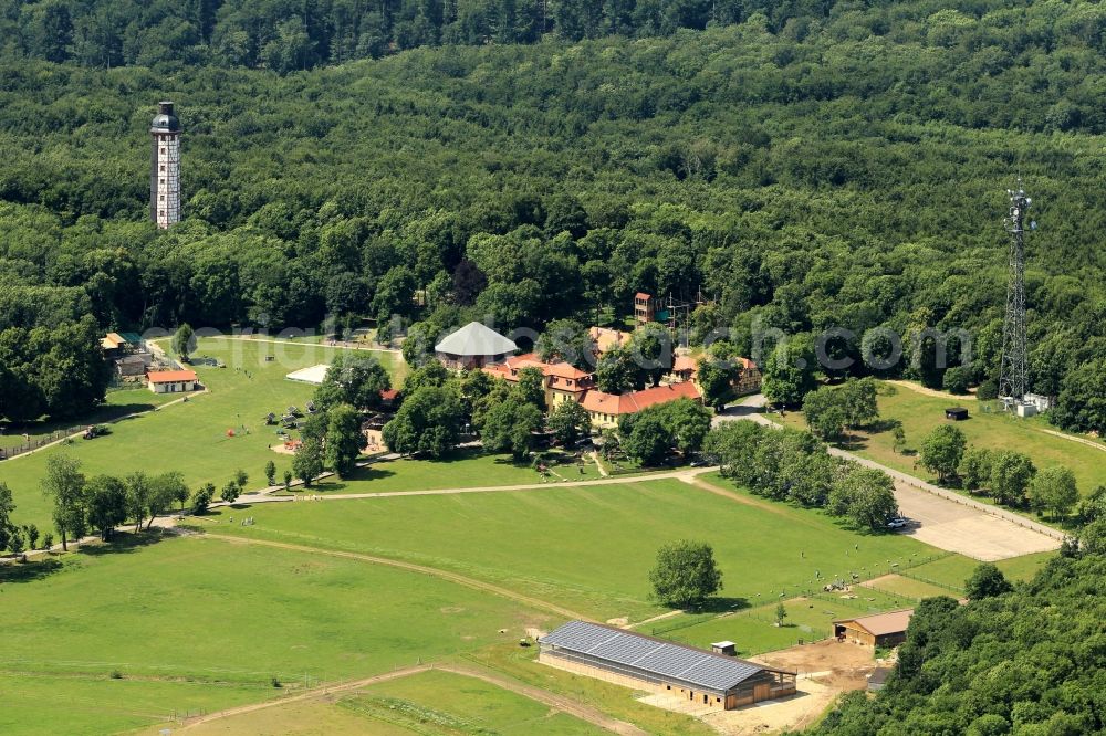 Aerial image Sondershausen - On the small at Sondershausen in Thuringia Mountain Possen is the recreation parks Possen. At the site include the hunting lodge, the riding hall and the Possen tower . The framework tower is the oldest observation tower in Europe. For recreation park including a deer park , a bungalow village and a high ropes course
