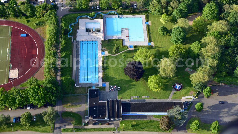 Aerial photograph Remagen - Leisure pool in Remagen in Remagen in the state Rhineland-Palatinate, Germany