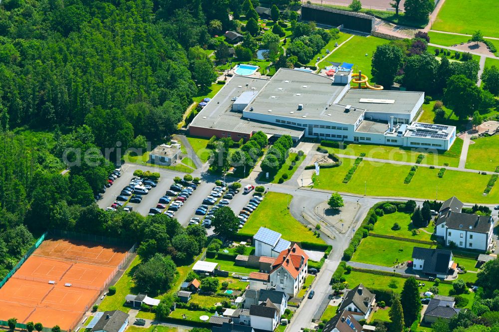 Arnsberg from above - Thermal bath and swimming pool at the outdoor pool of the leisure facility NASS - Freizeitbad Arnsberg with the sports center Grosse Wiese in Arnsberg in the Sauerland in the state North Rhine-Westphalia, Germany
