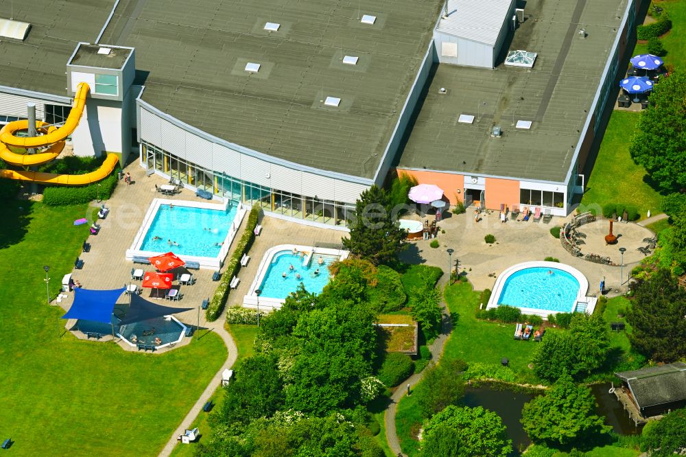 Arnsberg from above - Thermal bath and swimming pool at the outdoor pool of the leisure facility NASS - Freizeitbad Arnsberg with the sports center Grosse Wiese in Arnsberg in the Sauerland in the state North Rhine-Westphalia, Germany