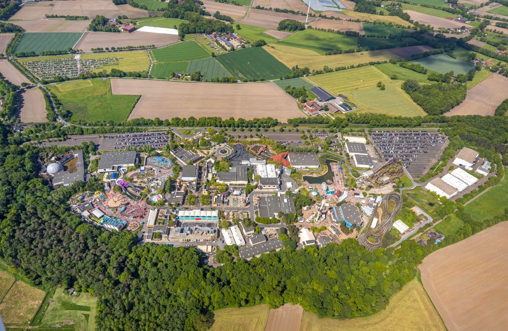 Aerial photograph Feldhausen - Fun Park Movie Park Germany in Feldhausen in the state of North Rhine-Westphalia. The movie and film themed fun park is closed for the winter