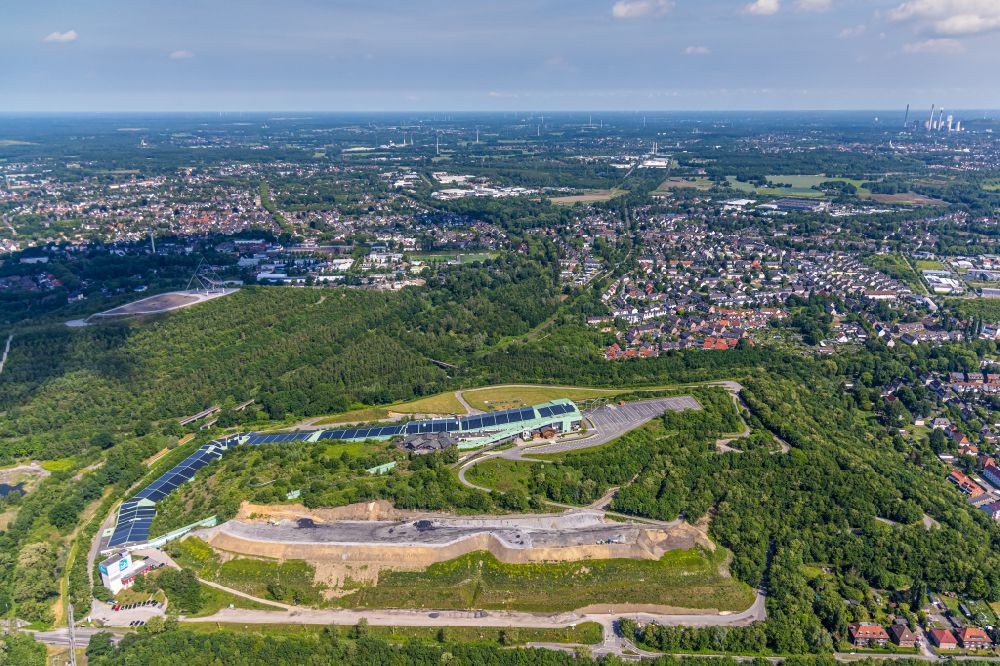 Aerial photograph Bottrop - Leisure Centre INTERSPORT ALPINCENTER on street Prosperstrasse in Bottrop at Ruhrgebiet in the state North Rhine-Westphalia, Germany