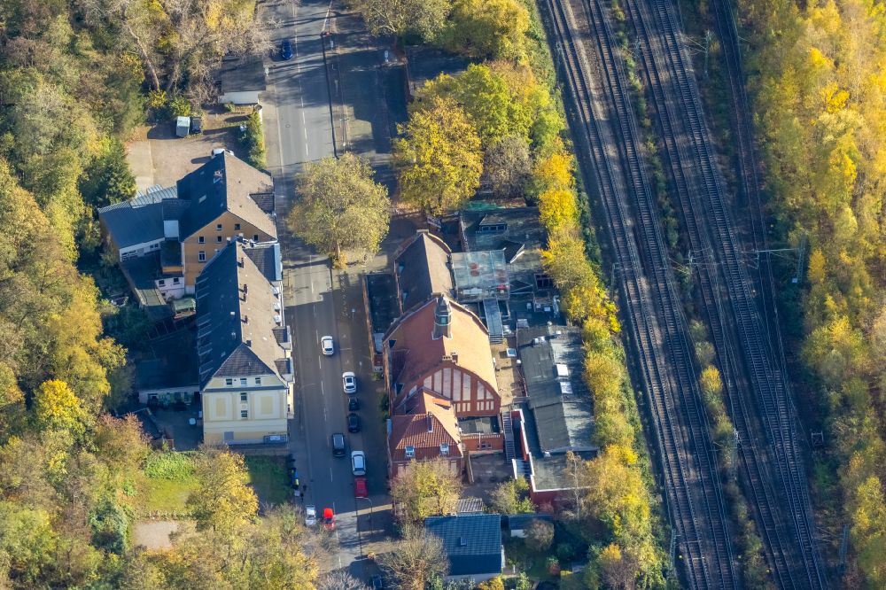 Aerial photograph Bochum - Building of the cinema - movie theater Endstation Kino in the building of the former station Bahnhof Langendreer beneath the road Wallbaumweg in Bochum at Ruhrgebiet in the state North Rhine-Westphalia