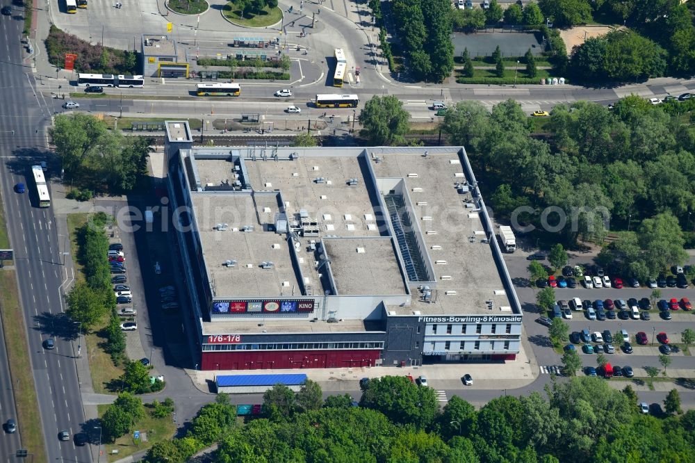 Aerial photograph Berlin - Building of the cinema - movie theater UCI Kinowelt on Maerkische Allee in the district Marzahn in Berlin, Germany