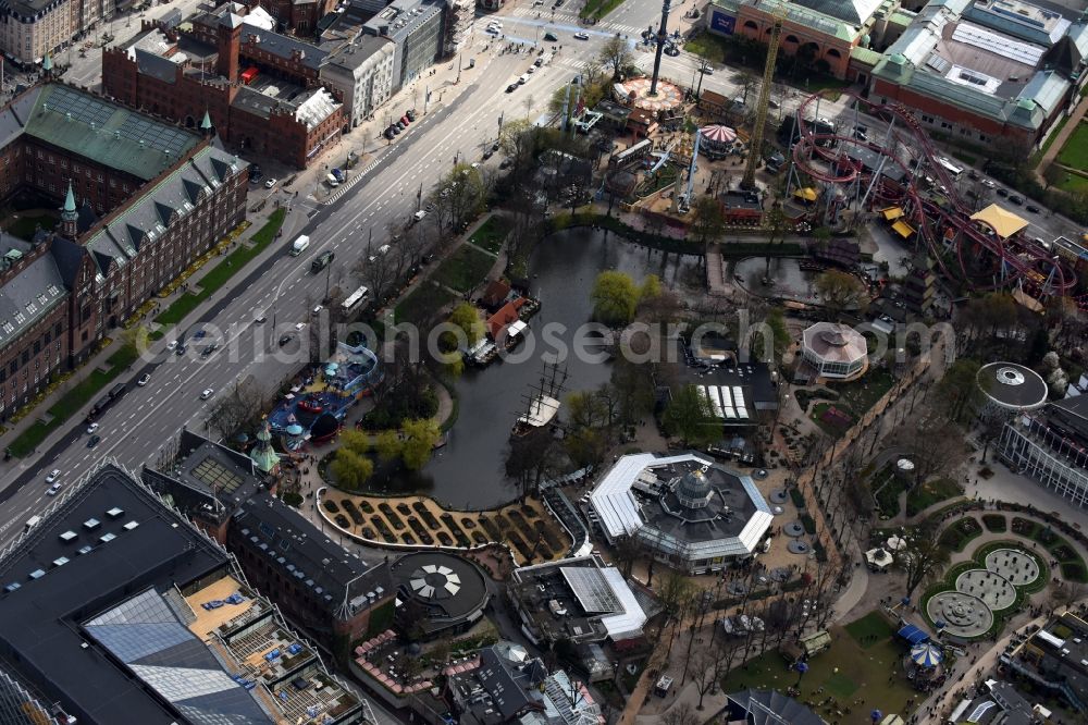 Aerial photograph Kopenhagen - Leisure Centre - Amusement Park Tivoli on Vesterbrogade in Copenhagen in Region Hovedstaden, Denmark