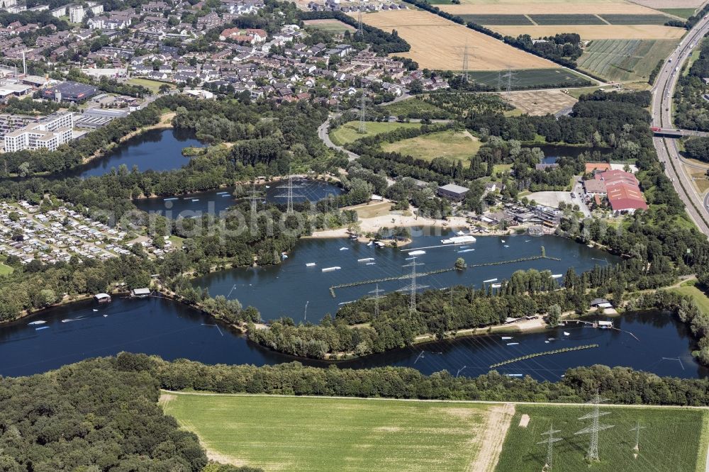 Aerial image Langenfeld (Rheinland) - Leisure center of water skiing - racetrack in Langenfeld (Rheinland) in the state North Rhine-Westphalia, Germany