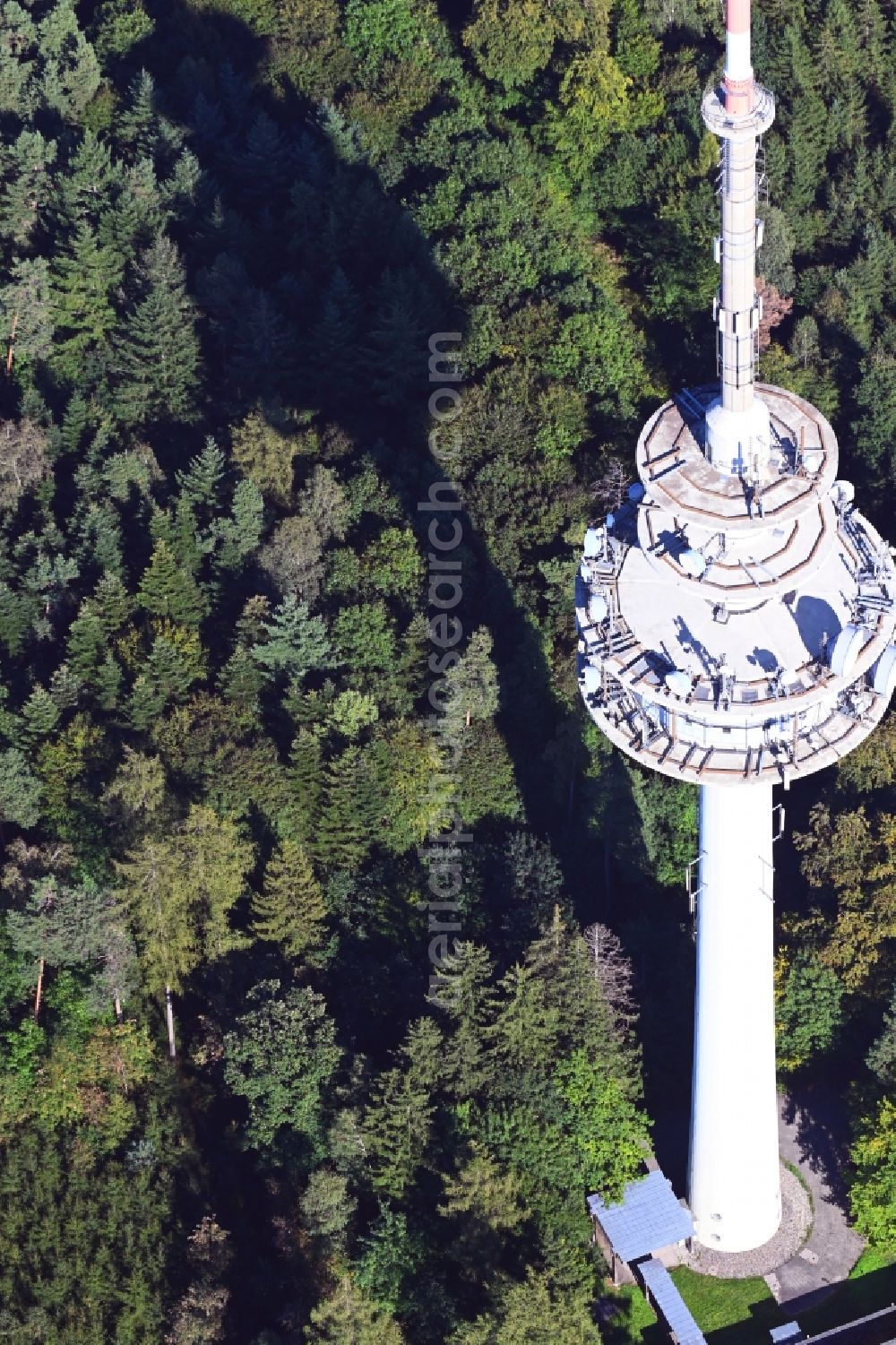 Heretsried from the bird's eye view: Funkturm and transmission system as basic network transmitter Sender Welden in Heretsried in the state Bavaria, Germany