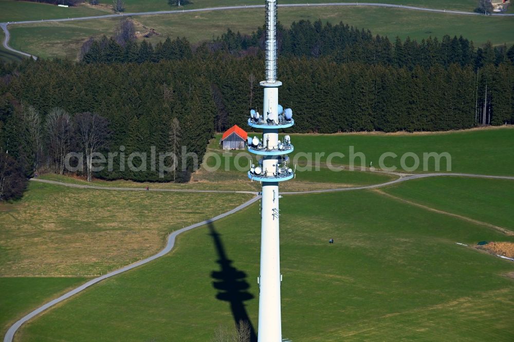 Hohenpeißenberg from the bird's eye view: Radio tower and transmitter on the crest of the mountain range Sendeturm BR in Hohenpeissenberg in the state Bavaria, Germany