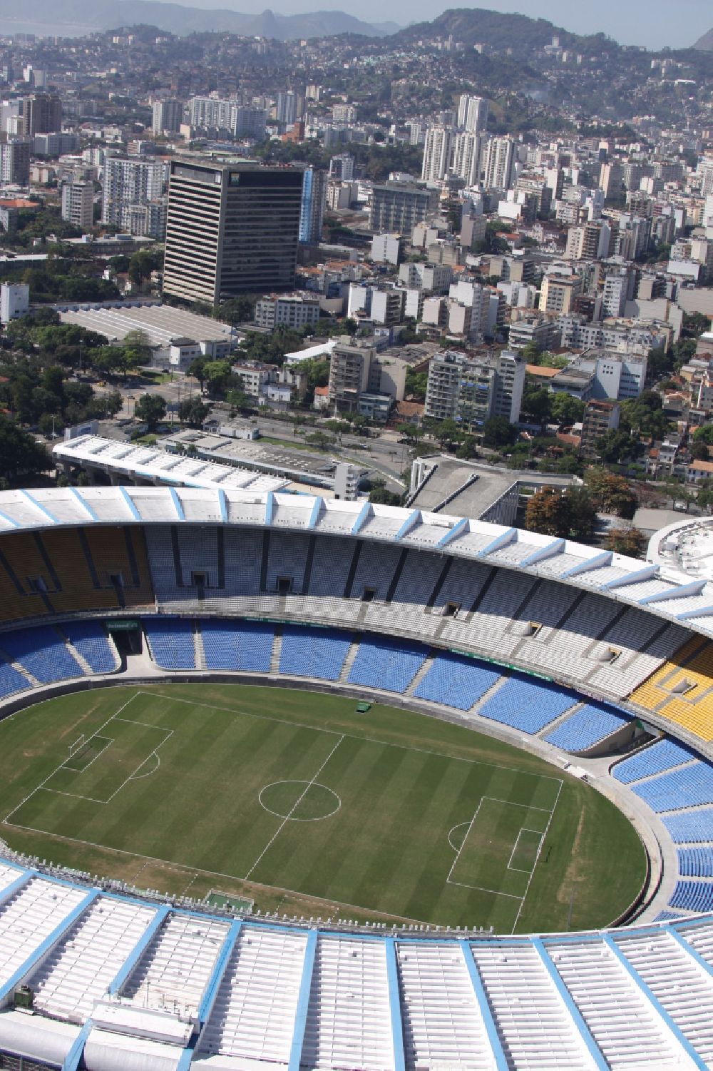 Aerial image Rio de Janeiro - Football stadium and concert hall in Rio de Janeiro, Brazil, during the 2014 FIFA World Cup renovated. The plant is used for soccer games, sports competitions and concerts. Openings for the 15th Pan American Games and the 2016 Summer Olympics and the Paralympics 2016, the hall is used
