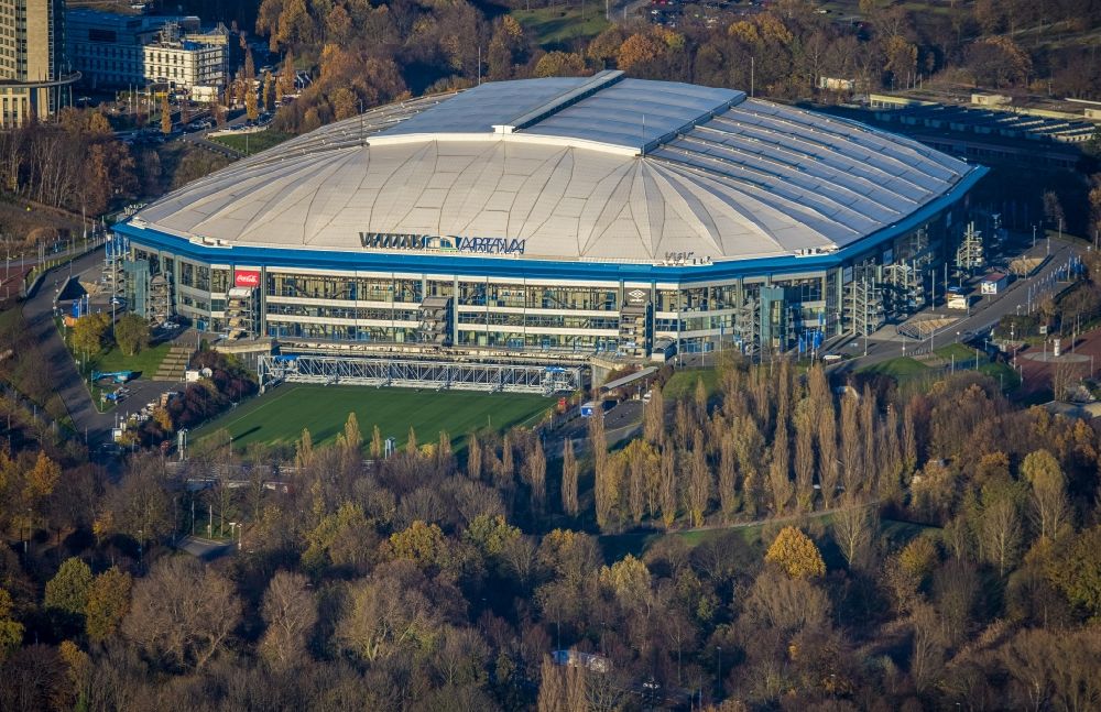 Gelsenkirchen from the bird's eye view: Football stadium Veltins Arena Auf Schalke of the football club Schalke 04 in Gelsenkirchen in the state of North Rhine-Westphalia. The roof is open