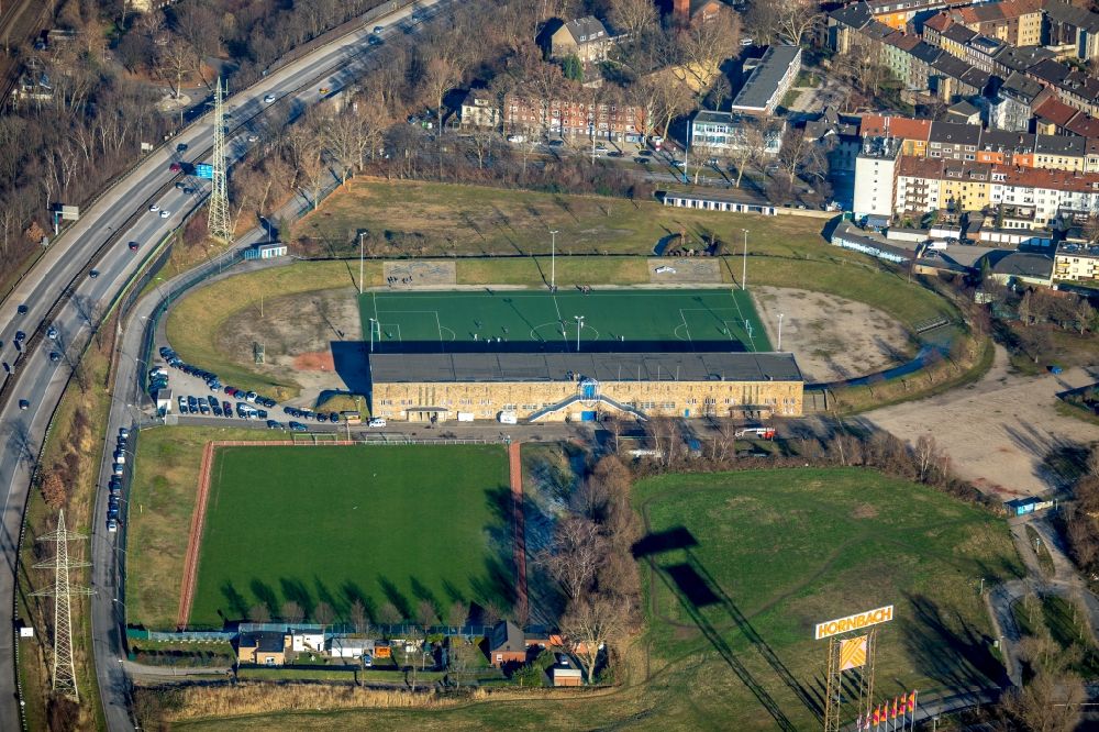 Aerial photograph Gelsenkirchen - Football stadium of the football club FC Schalke 04 Glueckauf-Kampfbahn on Ernst-Kuzorra-Platz in the district Gelsenkirchen-Mitte in Gelsenkirchen in the state North Rhine-Westphalia