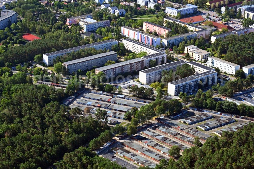 Aerial image Ludwigsfelde - Garages - grounds for automobiles on street Brandenburgischen Strasse in Ludwigsfelde in the state Brandenburg, Germany