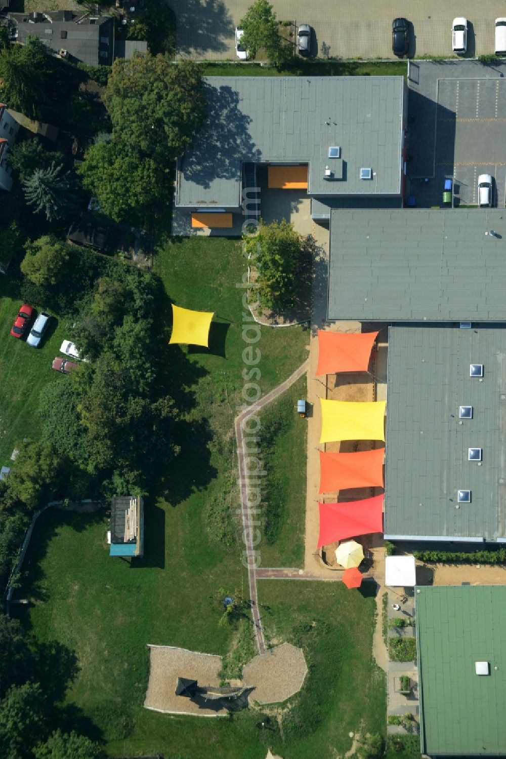 Aerial image Leipzig - Building the KITA day nursery Kleine Fuechse in Leipzig in the state of Saxony. The building complex is located in Frohburger Strasse 33 in the Connewitz part of Leipzig