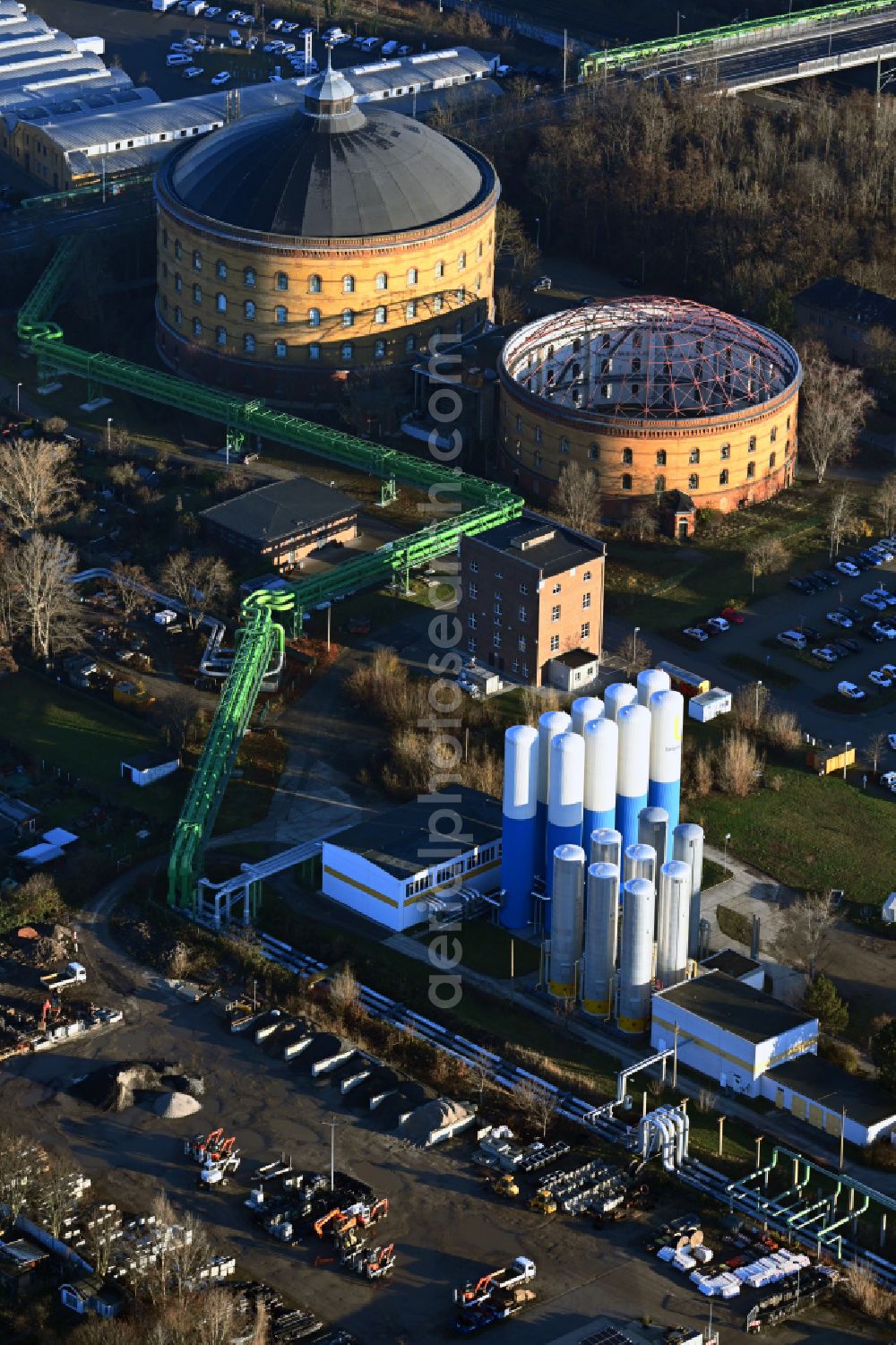 Leipzig from the bird's eye view: Gasometer high storage tank at the municipal utility depot on Arno-Nitzsche-Strasse in the district of Connewitz in Leipzig in the state Saxony, Germany