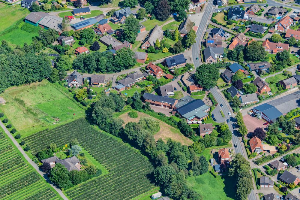 Aerial image Buxtehude - Restaurant Zur Eiche in Buxtehude in the state Lower Saxony, Germany