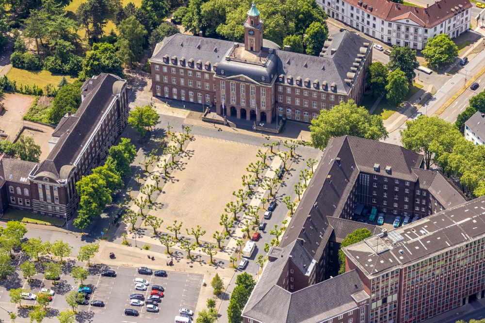 Herne from the bird's eye view: Town Hall building of the city administration on Friedrich-Ebert-Platz in Herne at Ruhrgebiet in the state North Rhine-Westphalia, Germany