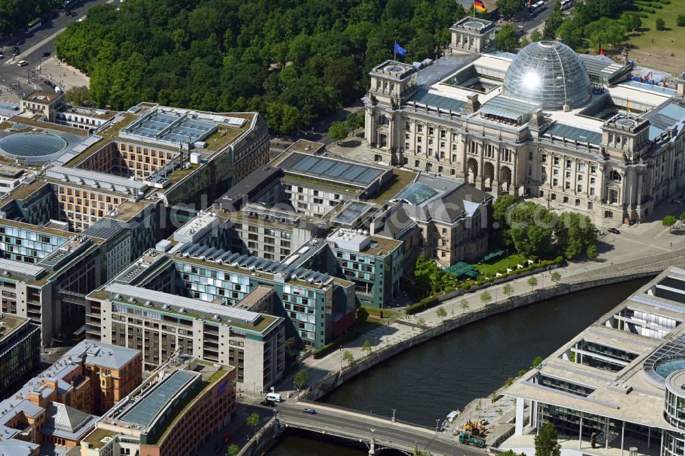 Aerial photograph Berlin - Building complex of the Jacob-Kaiser-Haus and the Berlin Reichstag at Friedrich-Ebert-Platz in Berlin, Germany