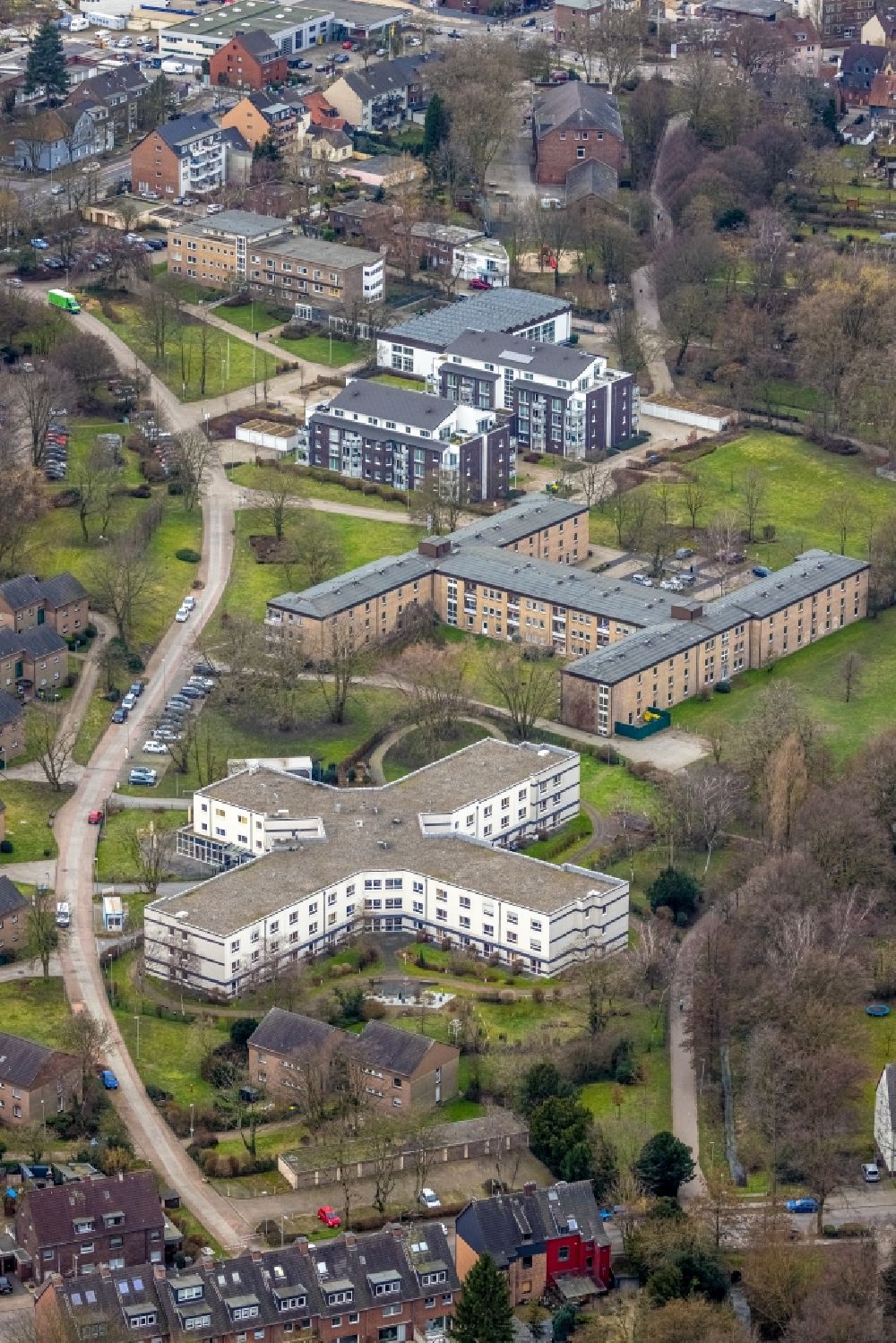 Aerial photograph Oberhausen - Building of the nursing home - Senior residence of ASO retirement facilities of Oberhausen gGmbH in Oberhausen at Ruhrgebiet in North Rhine-Westphalia