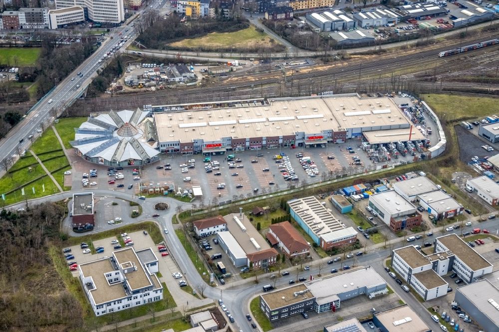 Aerial photograph Oberhausen - Building of the construction market Ziesak in Oberhausen at Ruhrgebiet in the state North Rhine-Westphalia, Germany