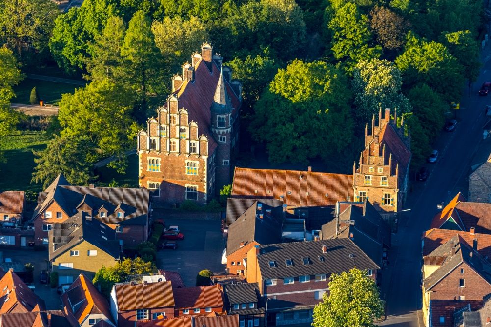 Aerial image Münster - Building the visitor center Drostenhof on Drostenhofstrasse on Wolbecker Park in Muenster in the state North Rhine-Westphalia, Germany