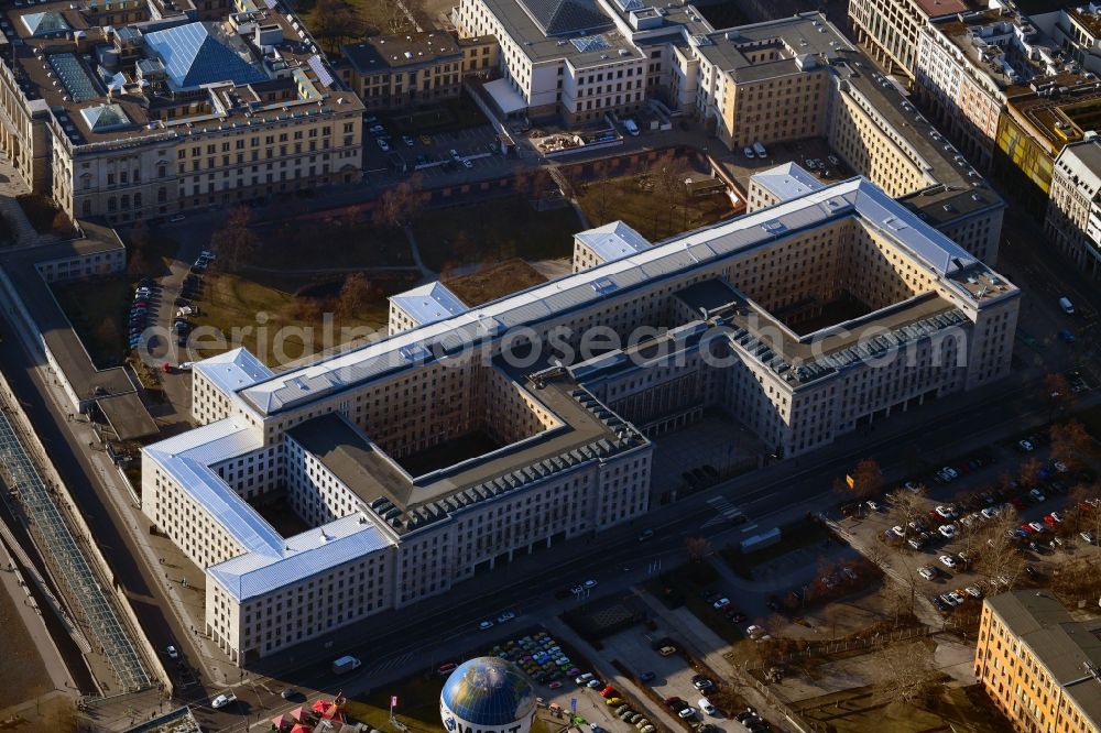 Berlin from the bird's eye view: Federal Ministry of Finance, former Reich Air Transport Ministry / Ministry of Aviation and after the House of Ministeries of the GDR, in the Detlev-Rohwedder Building
