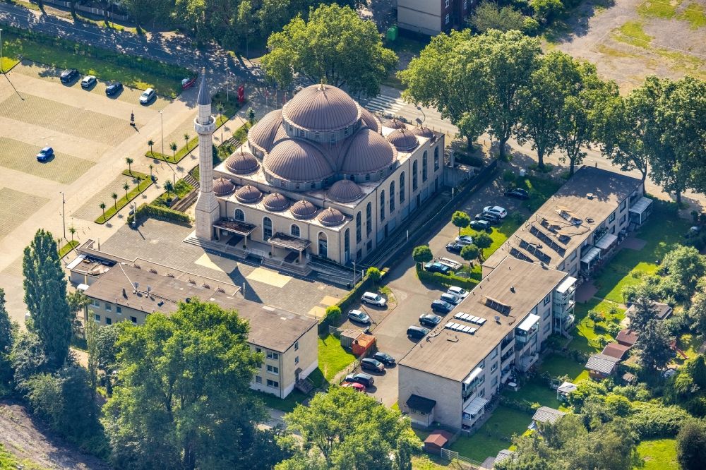 Aerial photograph Duisburg - Of the DITIB mosque at Warbruck street in Duisburg-Marxloh in North Rhine-Westphalia