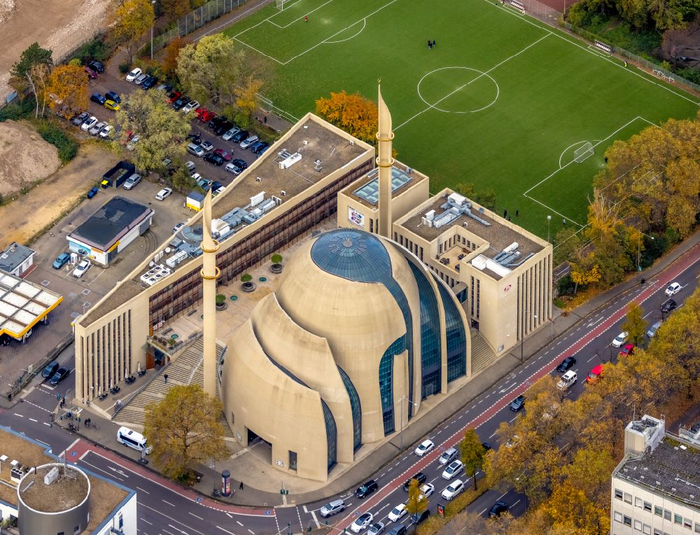 Aerial image Köln - Mosque of the DITIB central mosque on Fuchsstrasse in the district Ehrenfeld in Cologne in the state North Rhine-Westphalia, Germany