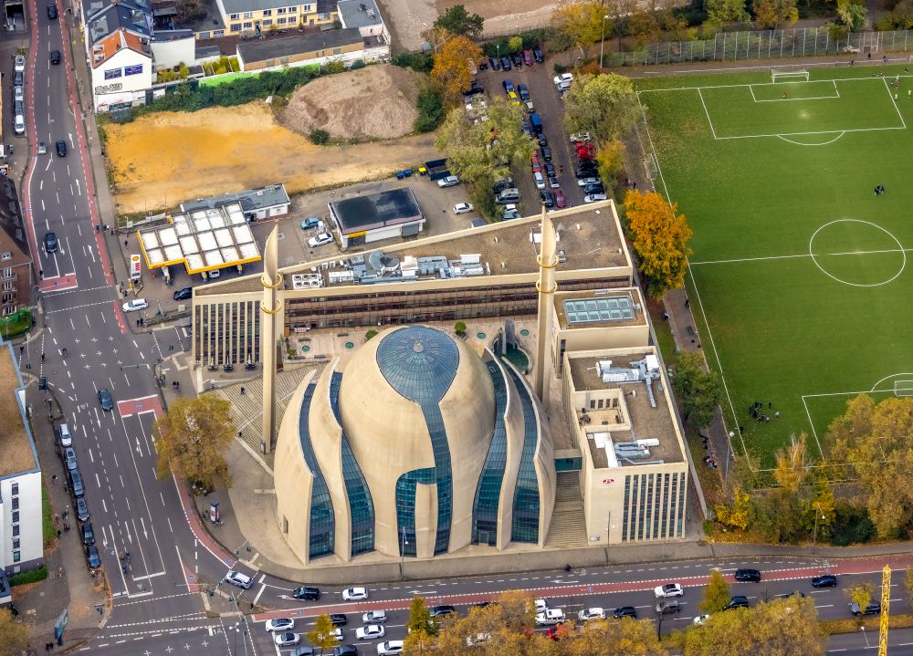 Aerial photograph Köln - Mosque of the DITIB central mosque on Fuchsstrasse in the district Ehrenfeld in Cologne in the state North Rhine-Westphalia, Germany