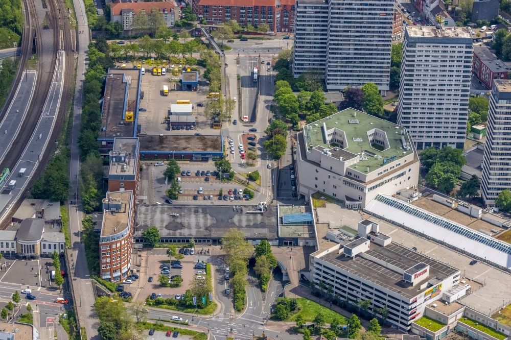 Aerial photograph Mülheim an der Ruhr - Building of the shopping center Forum City Muelheim on Hans-Boeckler-Platz in Muelheim on the Ruhr at Ruhrgebiet in the state North Rhine-Westphalia, Germany