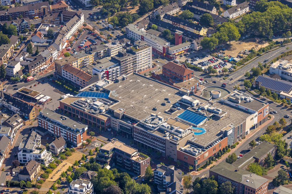 Aerial image Dinslaken - Building of the shopping center Neutor Galerie on Saarstrasse in Dinslaken in the state North Rhine-Westphalia