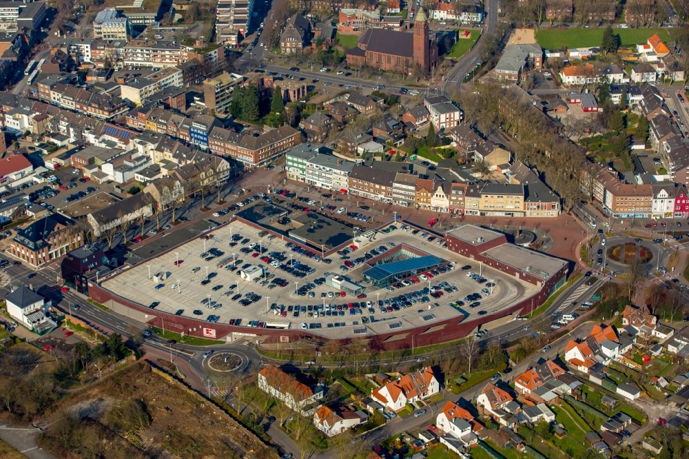Kamp-Lintfort from above - Shopping mall and parking facilities with branches of Kaufland and Expert in Kamp-Lintfort in the state of North Rhine-Westphalia
