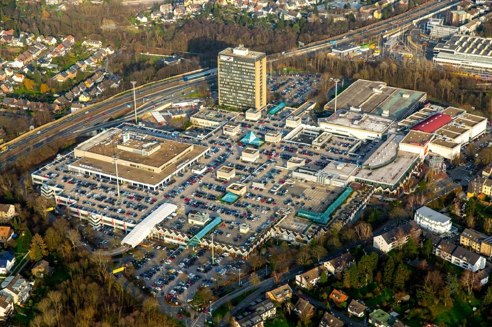 Aerial photograph Mülheim an der Ruhr - Building of the shopping center RRZ Rhein-Ruhr Zentrum on Humboldtrng in Muelheim on the Ruhr in the state North Rhine-Westphalia