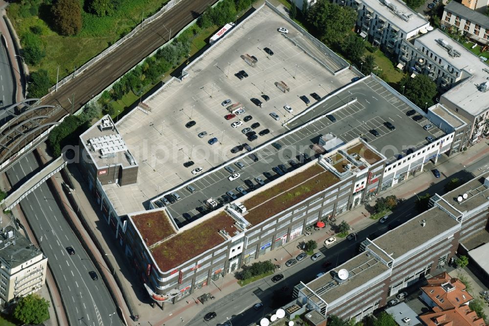 Aerial photograph Hamburg - Building of the shopping center Tondo with parking area at Tonndorder main street in the district Tonndorf in Hamburg