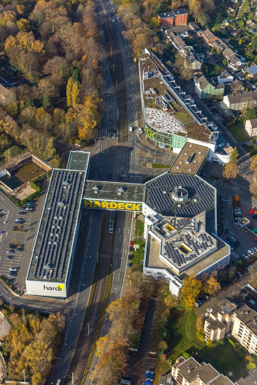 Aerial image Bochum - Building of the store - furniture market hardi of Hardeck Moebel GmbH & Co. KG along the Werner Hellweg in the district Laer in Bochum in the state North Rhine-Westphalia, Germany