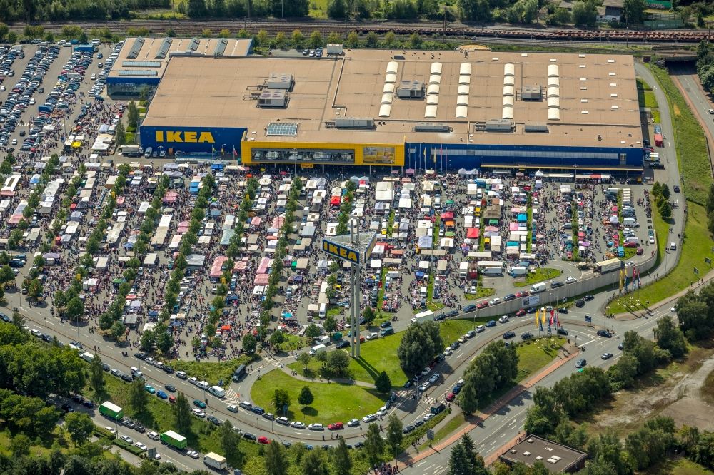 Duisburg from the bird's eye view: Building of the store - furniture market IKEA Moebel & Einrichtungshaus Duisburg on Beecker Strasse in the district Meiderich-Beeck in Duisburg in the state North Rhine-Westphalia, Germany