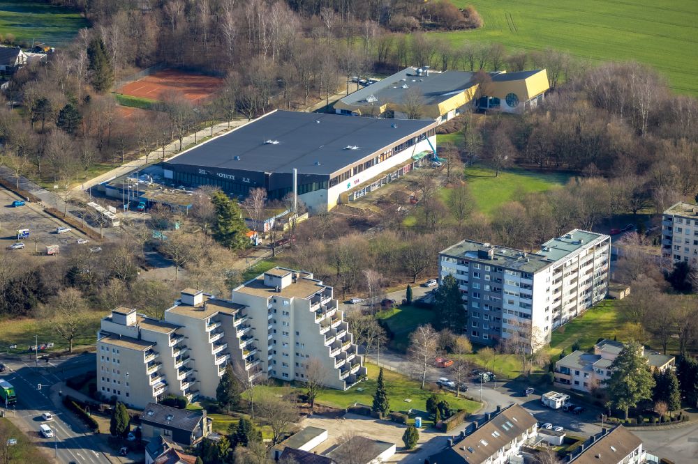 Aerial image Unna - Roof on the building of the sports hall Eissporthalle Unna on Ligusterweg in Unna in the state North Rhine-Westphalia, Germany