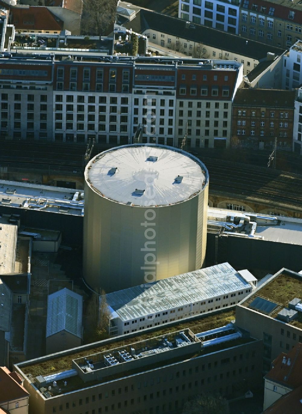 Berlin from the bird's eye view: New extension to the museum building ensemble PERGAMON MUSEUM. THE PANORAMIC TEMPORARY EXHIBITION BUILDING ON THE COPPER GRAVE of the Prussian Cultural Heritage Foundation in the Mitte district in Berlin, Germany