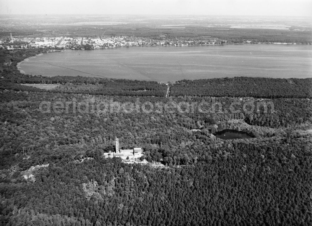 Aerial image Berlin - Site of the tower- building ensemble of Mueggelturm in the forest Mueggelbergen in Berlin