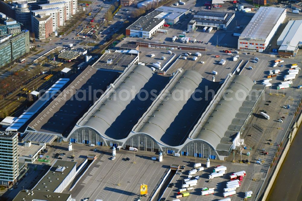 Aerial image Hamburg - Building of the wholesale center fuer Blumen , Obst and Gemuese in the district Hammerbrook in Hamburg, Germany
